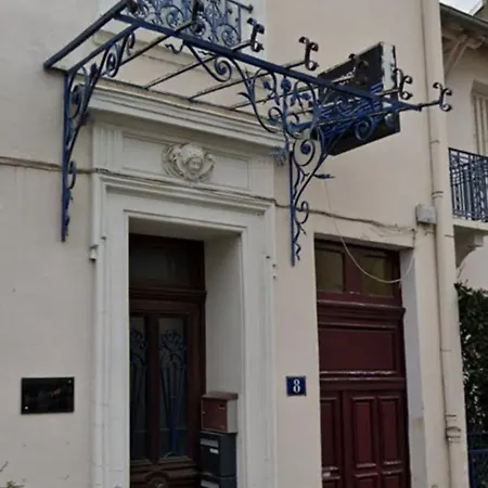 Moderne Quartier Thermal Apartment